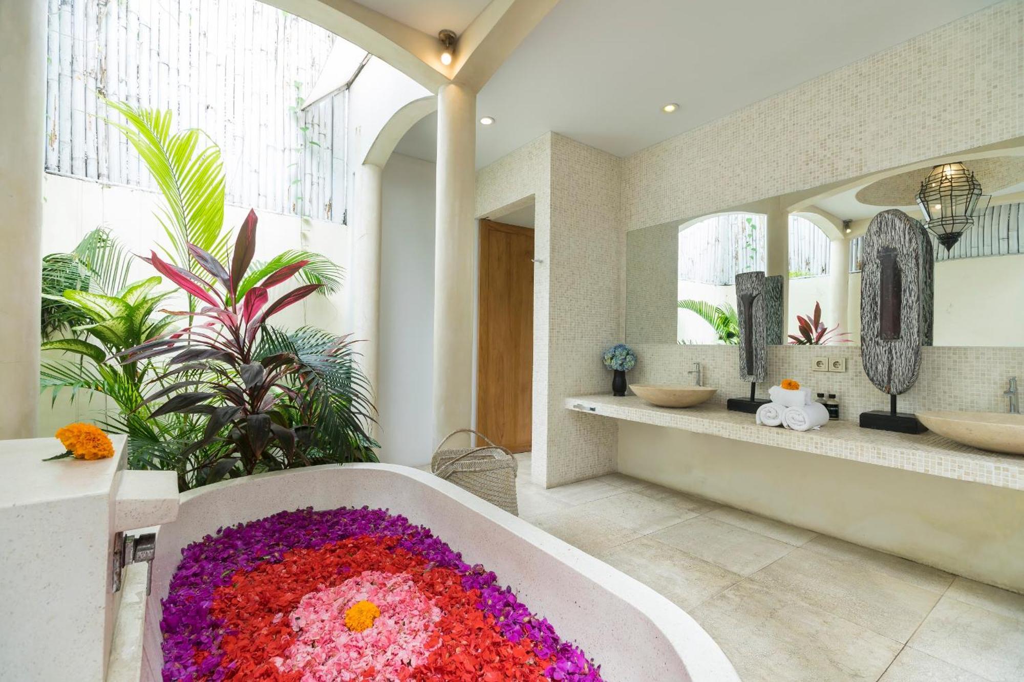 Elegant Casabianca - Tropical Pool & Garden, Near Potato Head Club! * Seminyak (Bali)